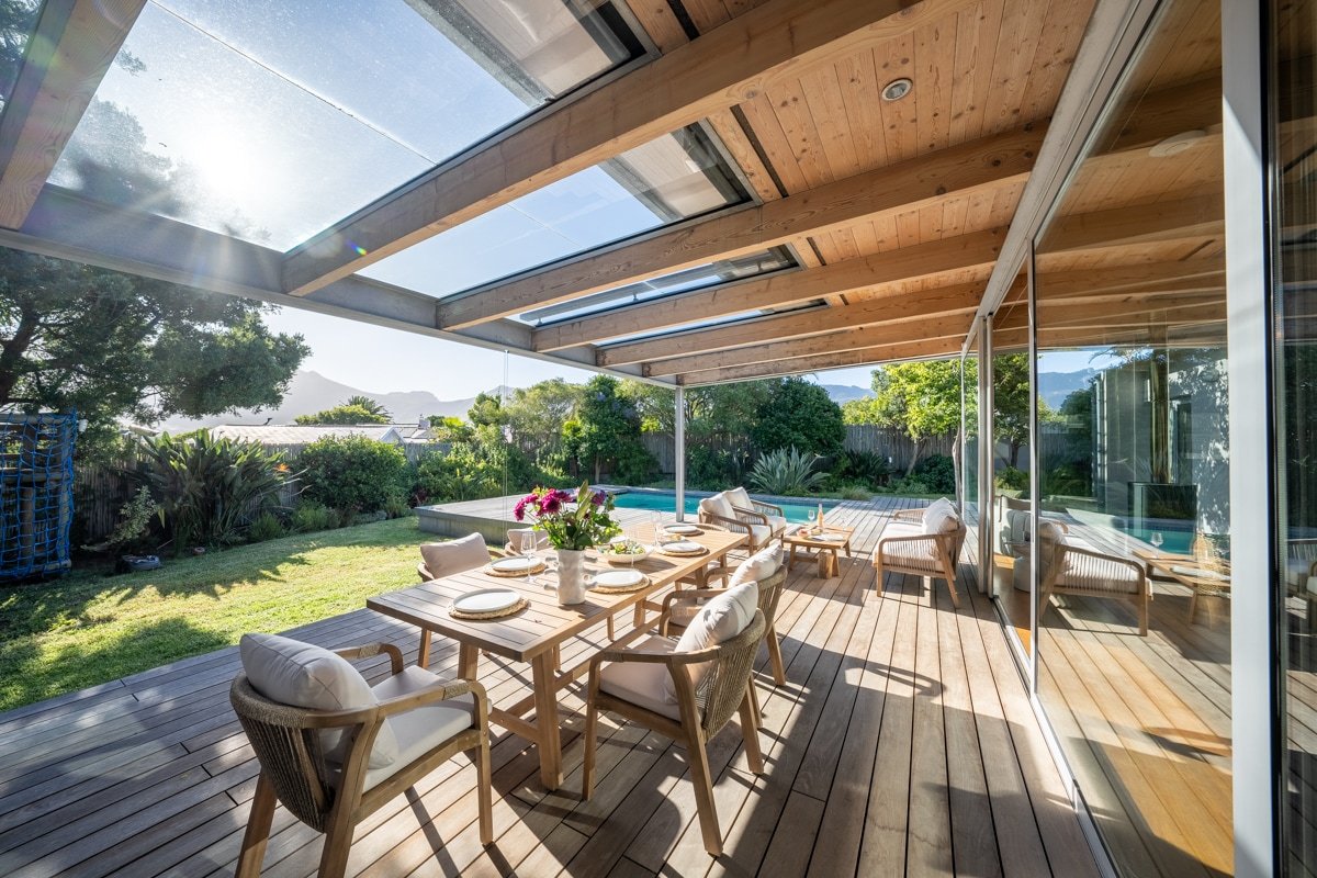 Villa with Pool, Table Mountain View & Kids’ Area gallery image 5