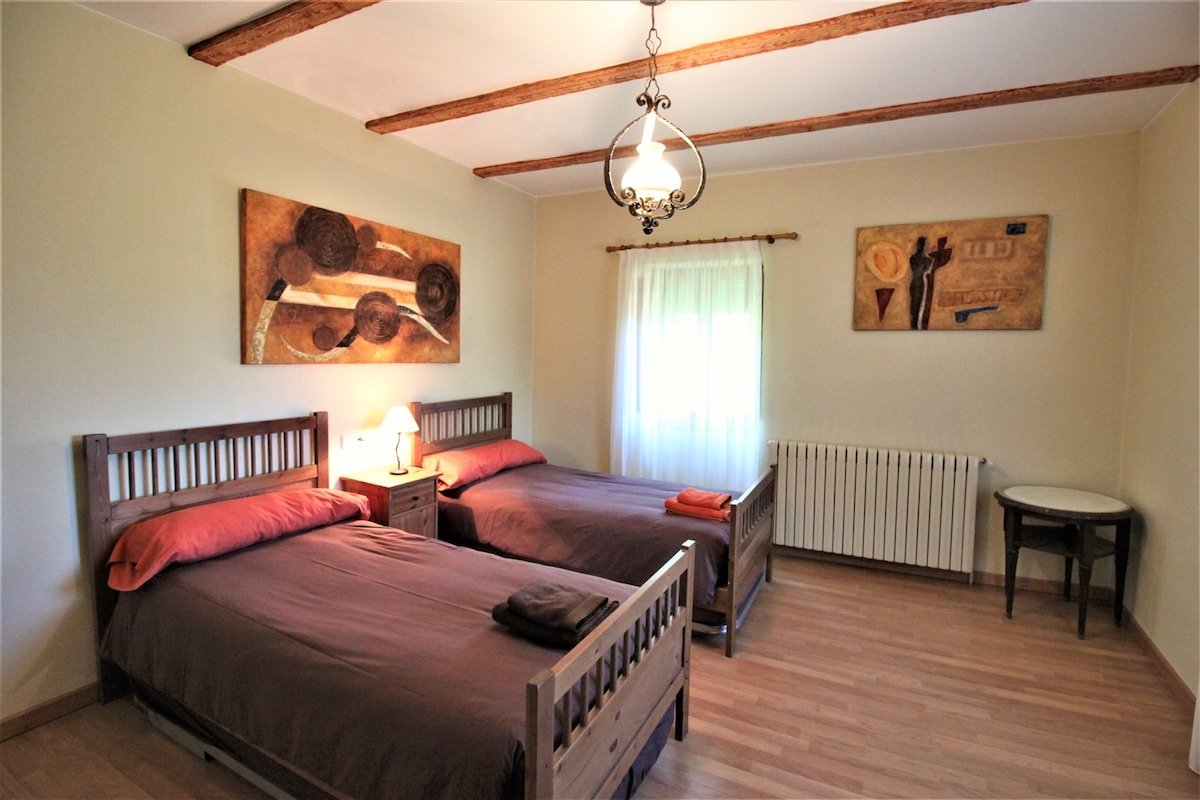 Preciosa casa rural a 5 minutos de la Fageda gallery image 3