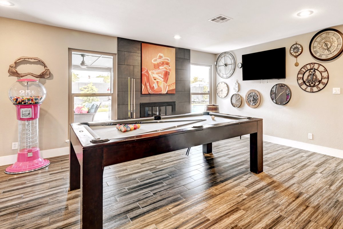 Close to Strip | Heated Pool | Game Room | Golf