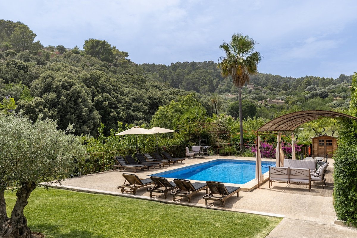 La Coma – 5 bedroom villa with private pool, table tennis, BBQ. gallery image 3