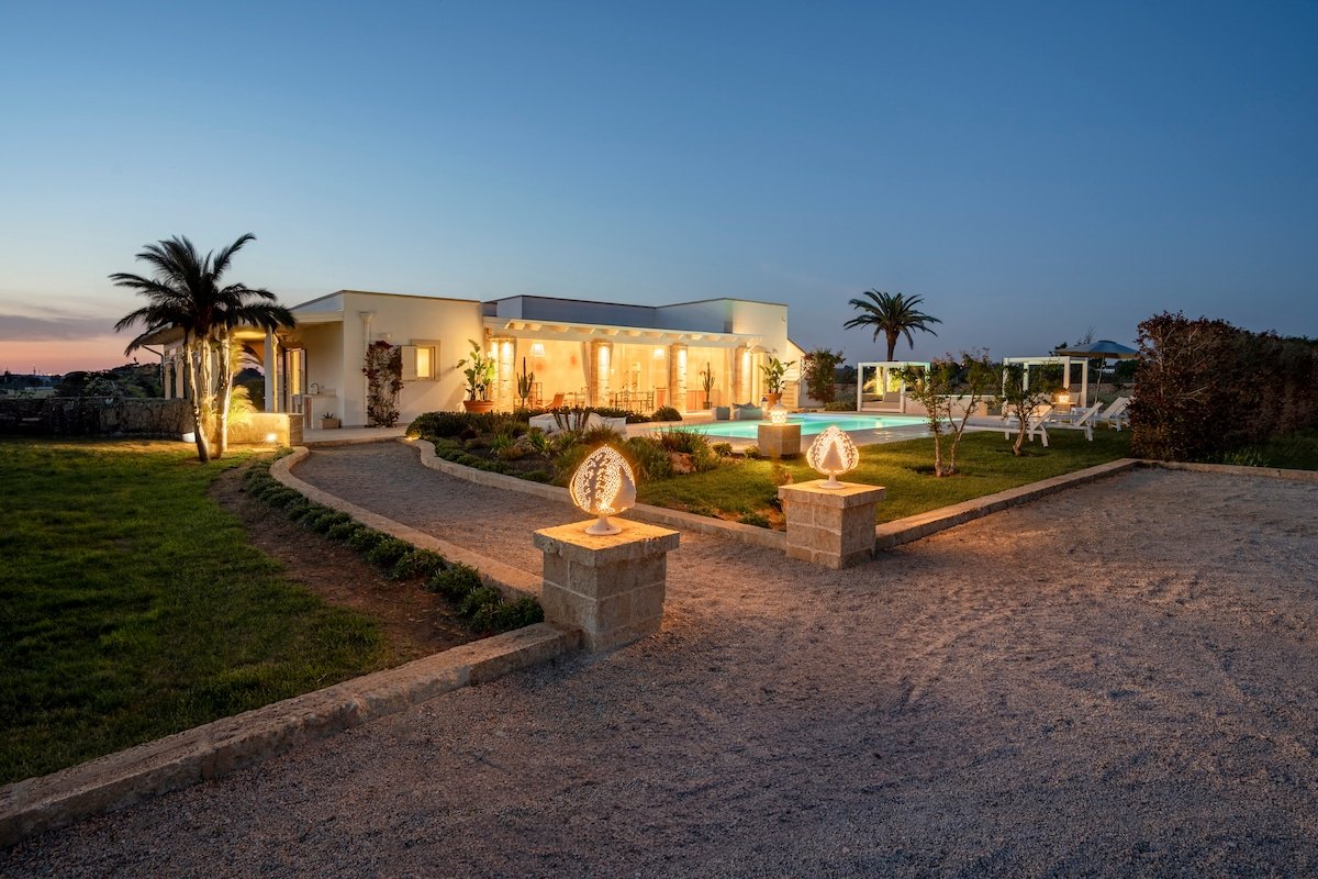 Luxury Apulian Villa w/ AC, Jacuzzi & Pool gallery image 5
