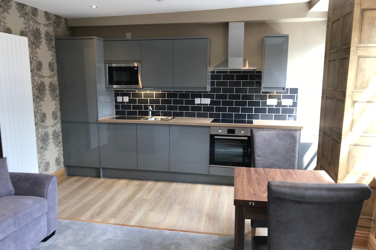 Top of the Mile by Castle 2 bedroom 2 bathroom gallery image 3