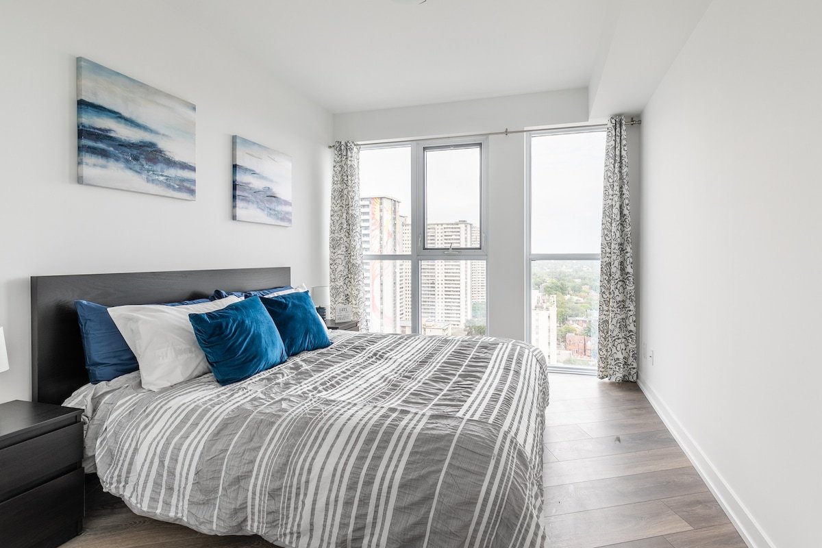 2bdrm+2 bth~Stunning View/Gym/Netflix/Pet Friendly gallery image 4