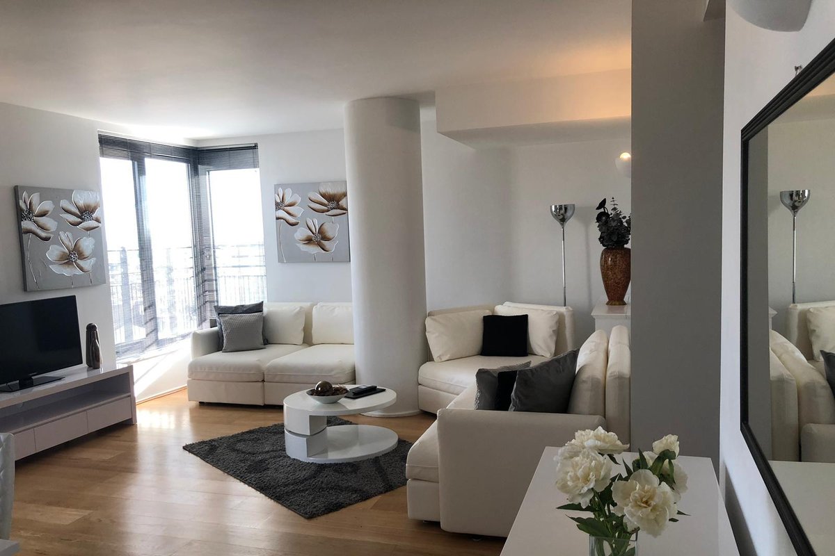 Modern, Fresh, 2bed 2bath South Kensington