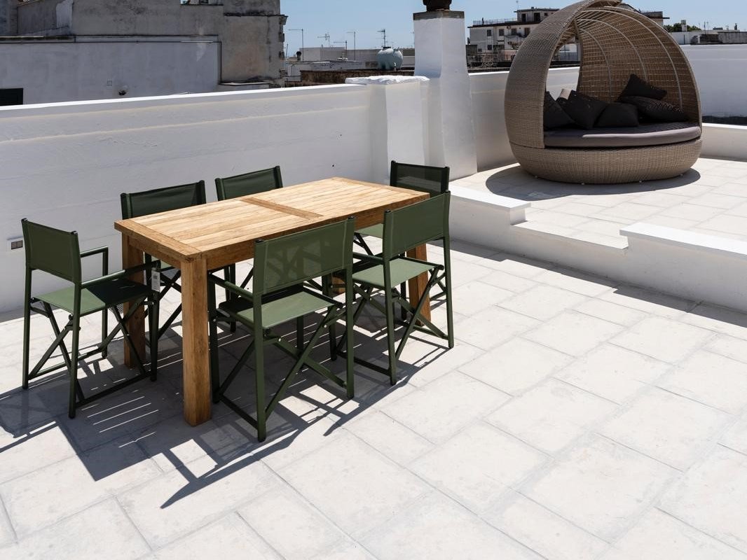 Ampio alloggio con terrazza in centro storico