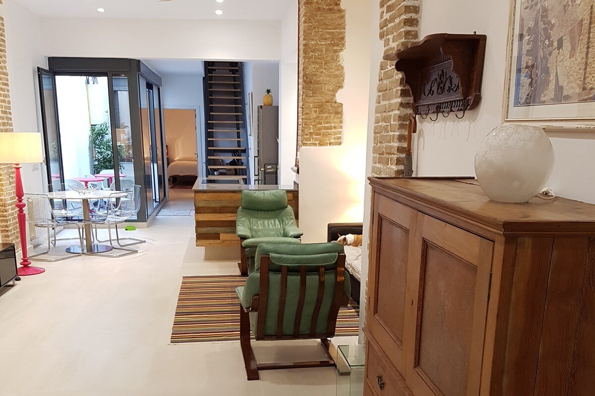 Large Modern Loft style apartment in Ruzafa gallery image 5