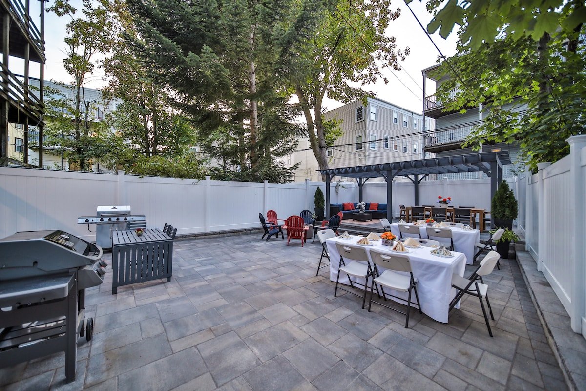 Large Triplex Backyard near T 4 GroupsBusiness gallery image 2