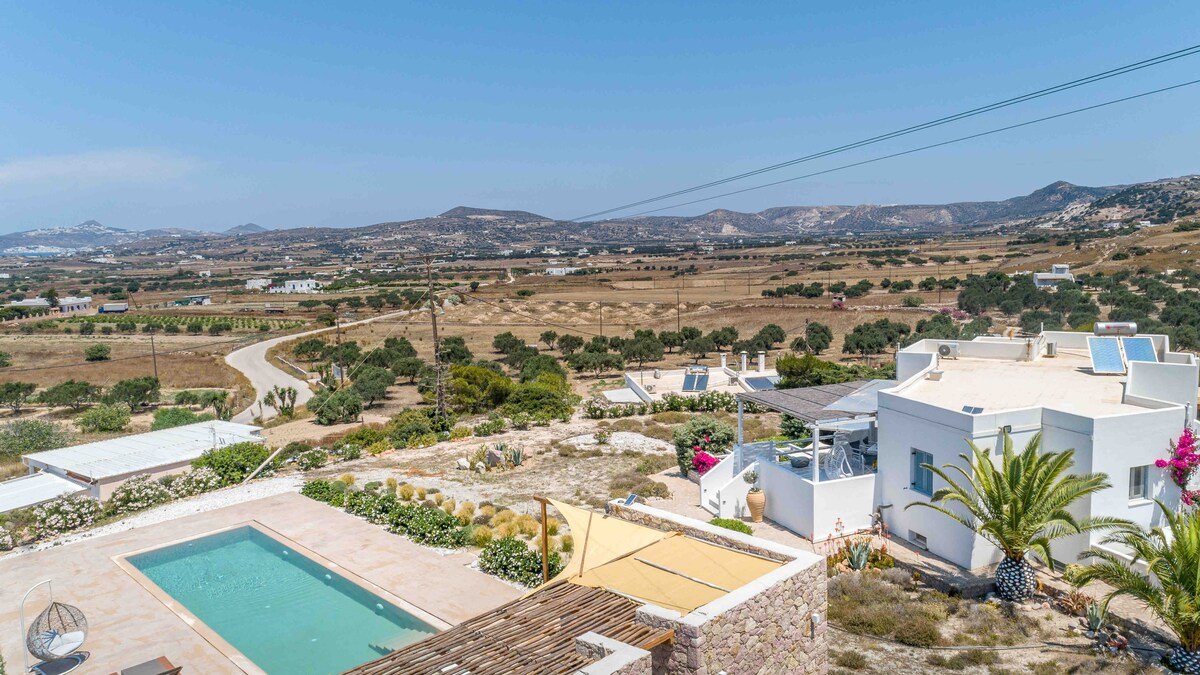 Milos Retreat Fusion – Main Villa gallery image 4