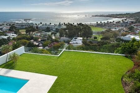 Sandpiper house, Heated Pool, Large Lush Garden gallery image 3