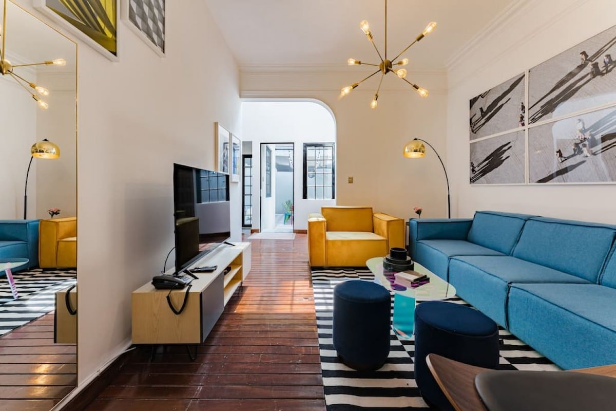 Roma Retreat: Modern Colonial Gem A/C 16 PAX gallery image 2