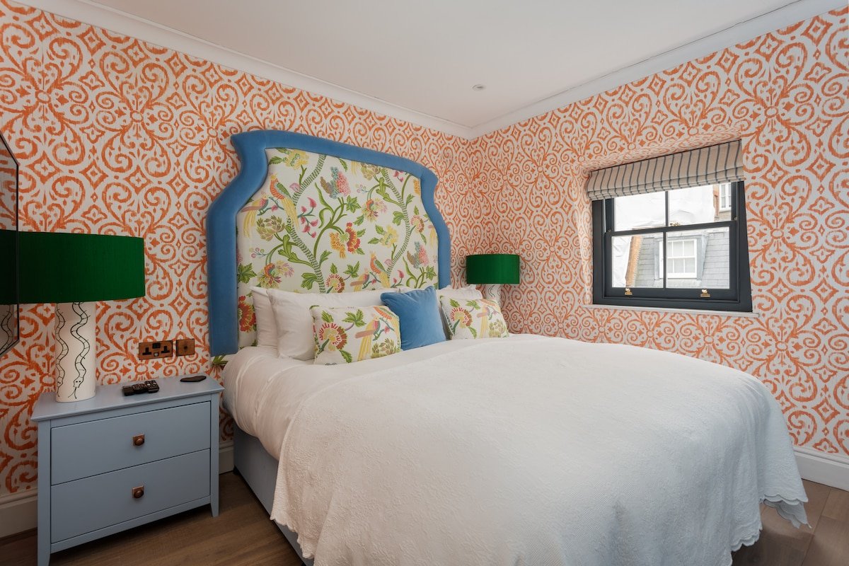 Rare Opportunity £4M Mews on Iconic Pavilion Road gallery image 4