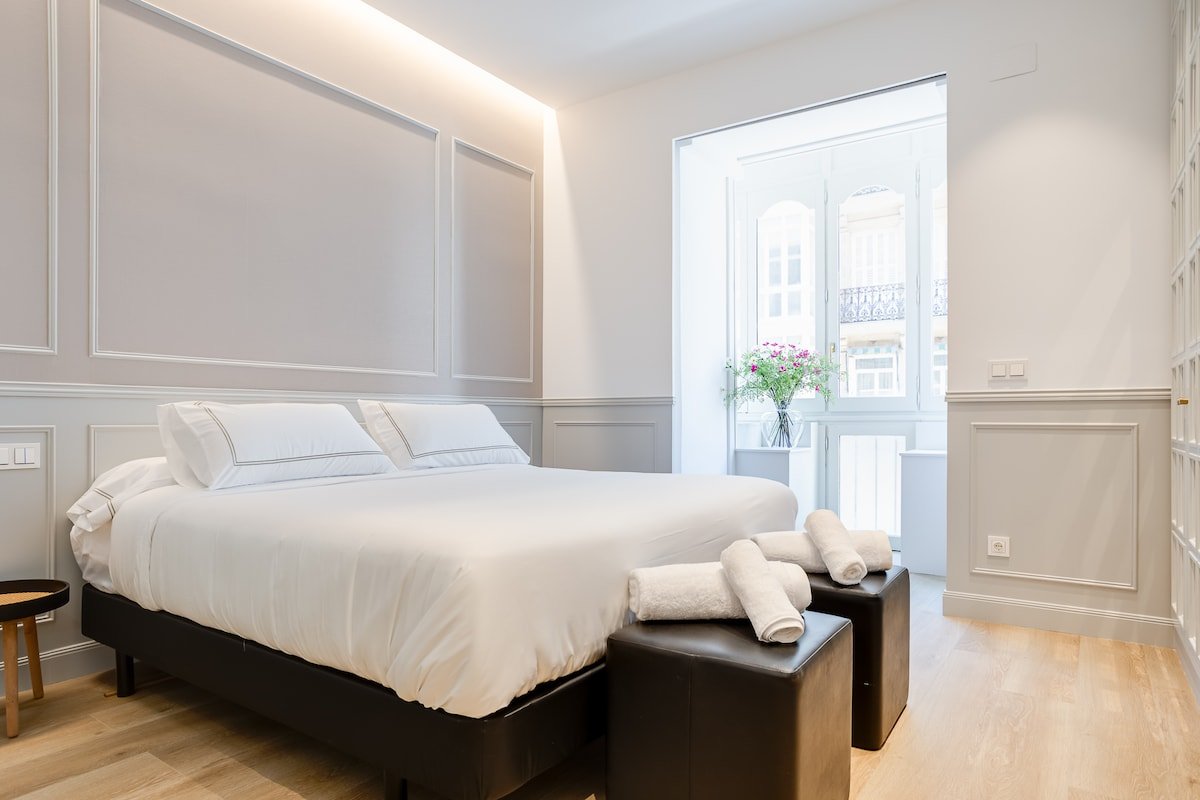 “La Bella Easo” brand new&style at La Concha beach gallery image 3