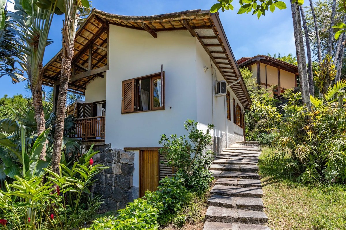 Cozy house with swimming pool gallery image 4