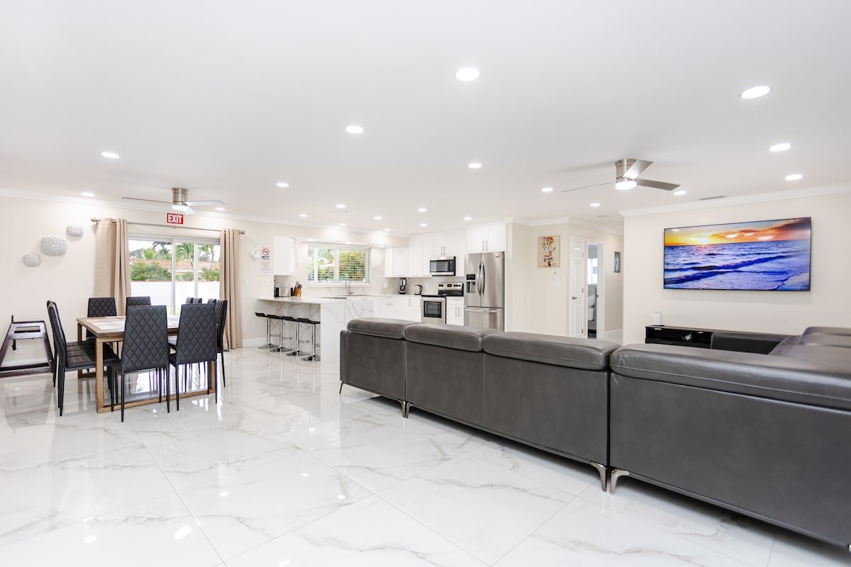 Amazing 5BR/3BA Villa Heated Pool near Hard Rock gallery image 5