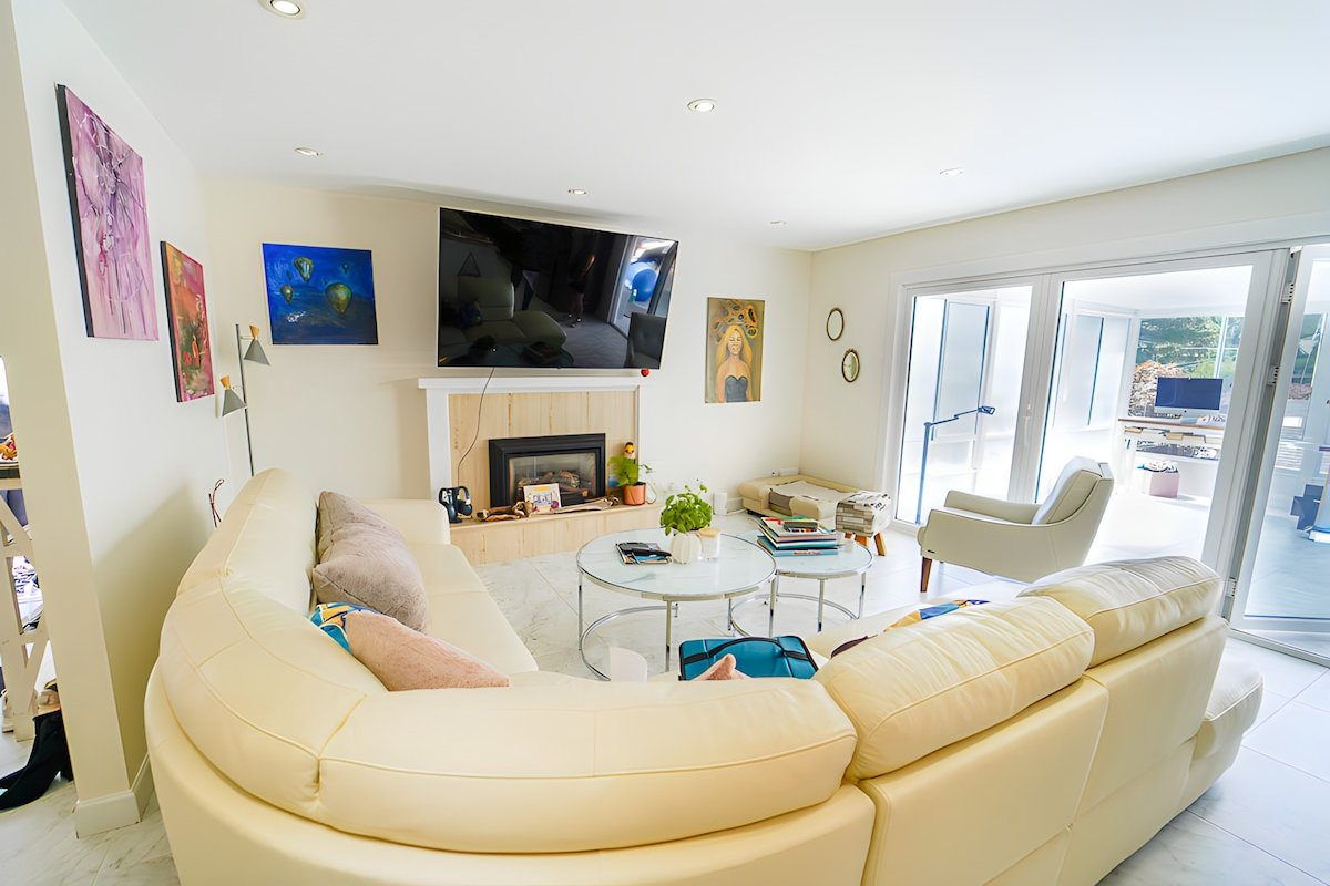 3 Bedroom Suite with Private Pool, Spa, Gym gallery image 4