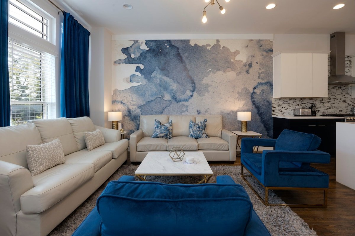 Two Townhomes | Double the Fun for Large Groups! gallery image 4