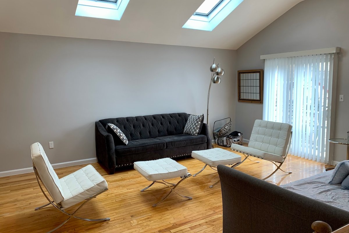 Huge luxurious apartment 20 minutes to Manhattan! gallery image 4