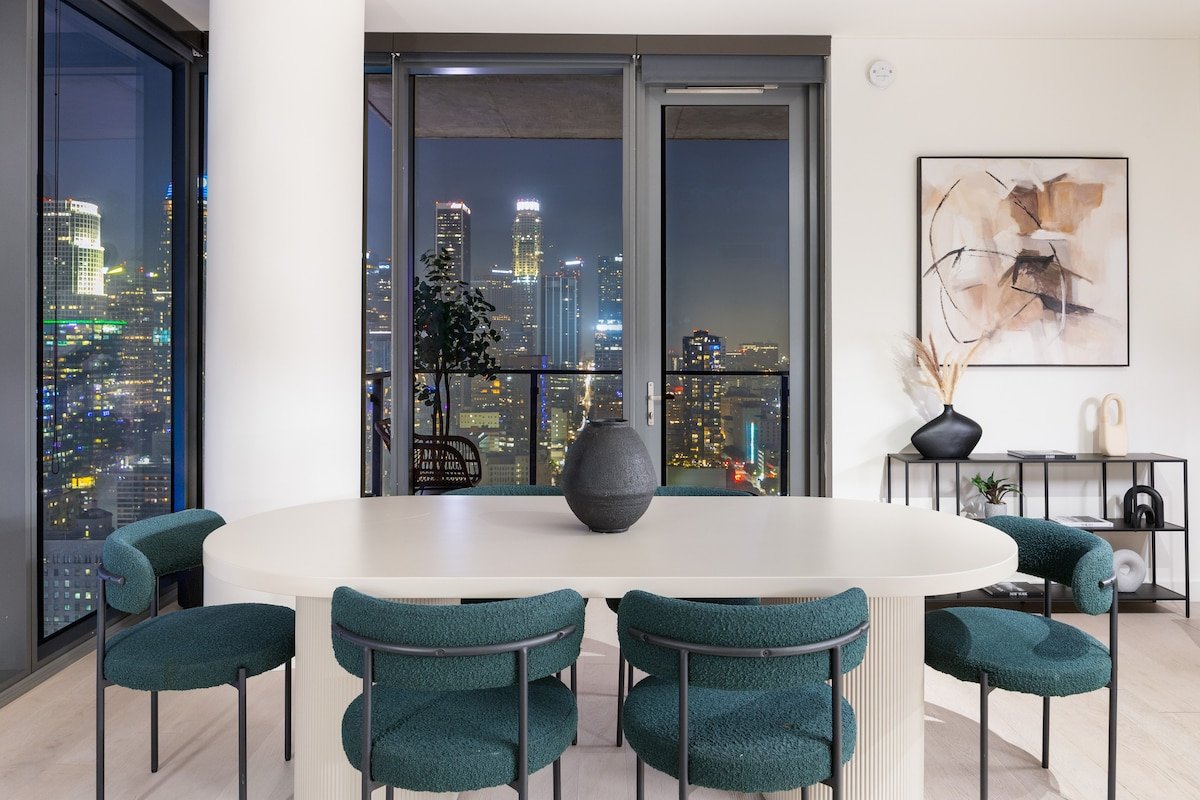 Downtown LA High Rise Oasis gallery image 3