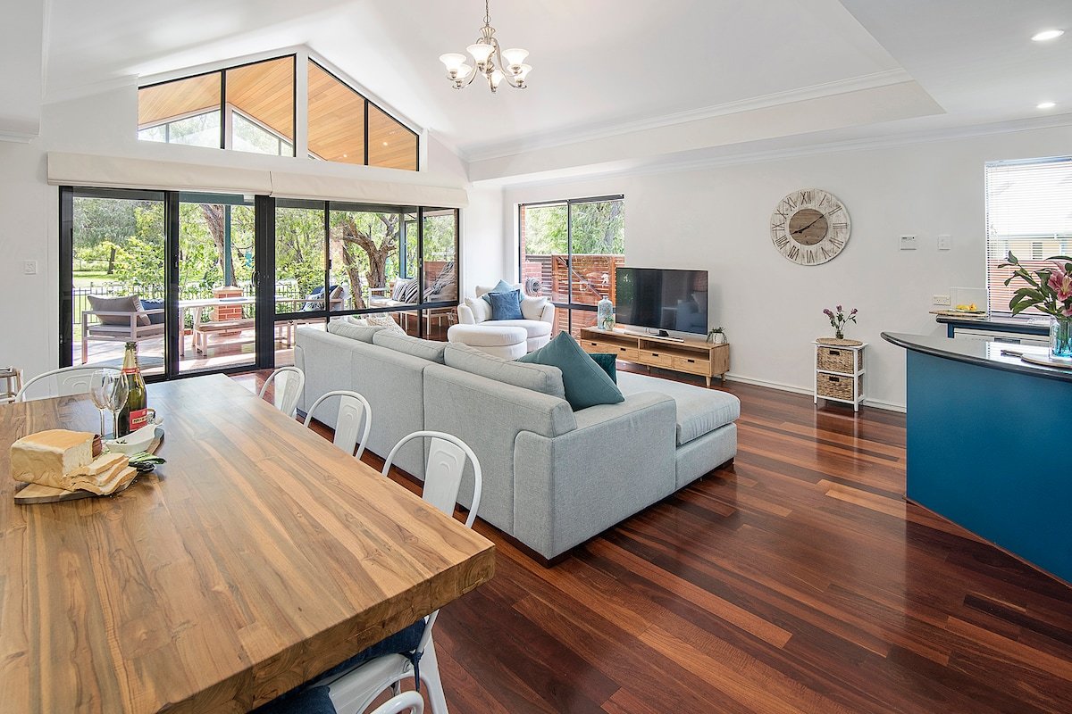 Away By The Bay- beach front- Ducted Heating/cooling gallery image 3