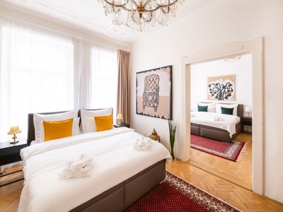 Kafka Apartment 4BR+2bath Old Town