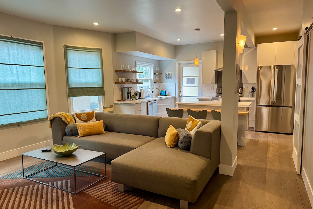 2 BR/2 BA Downtown Palo Alto near Stanford gallery image 2