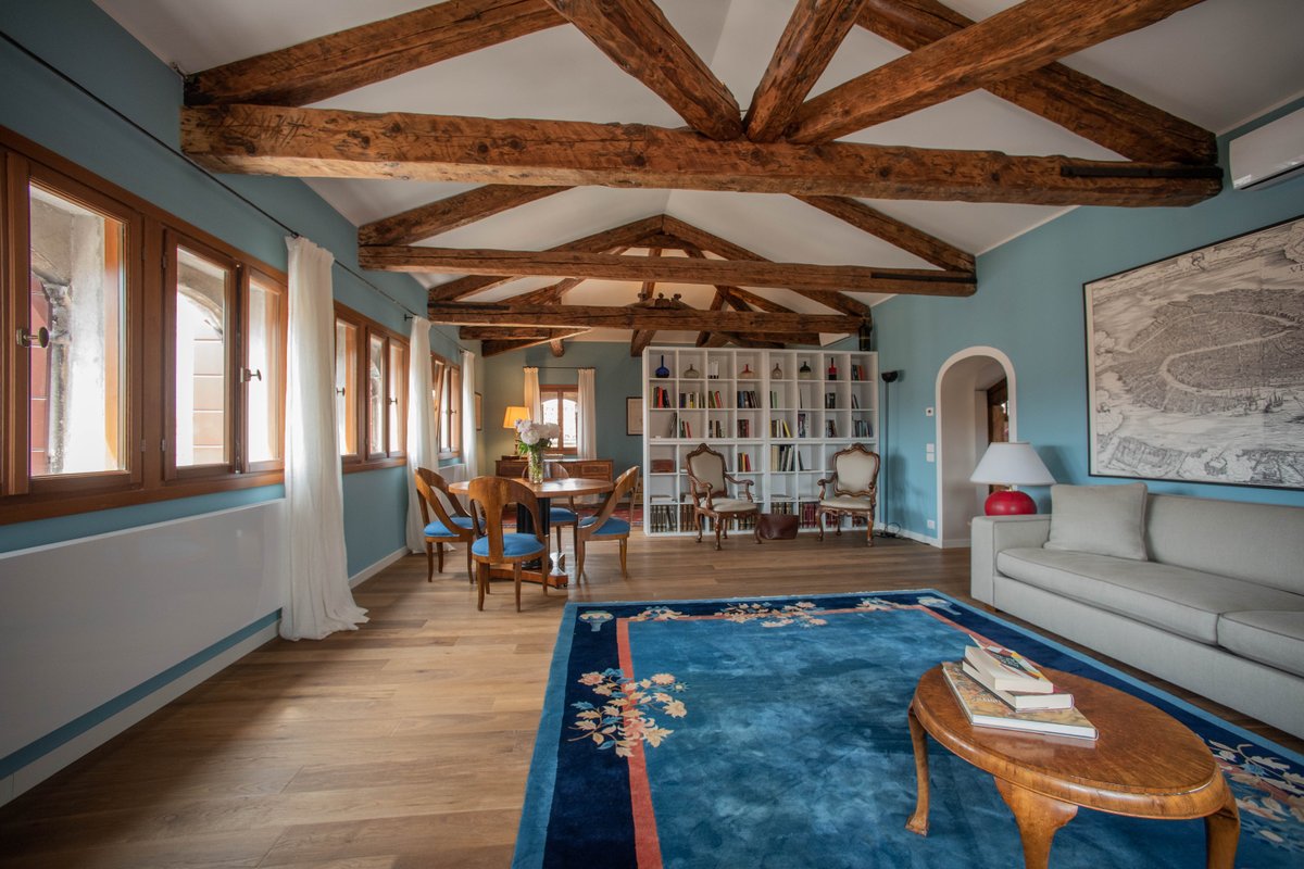 Charming Apartment with Terrace near San Marco