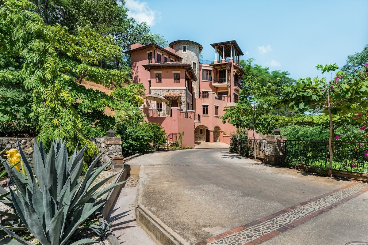Oceanside Villa With Pool & Terrace -Casa Pacifica gallery image 5