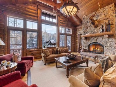 LX 313 Strawberry Park 7 Bedroom Platinum