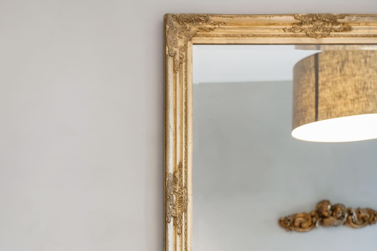 Palazzina Canal Apartment gallery image 5