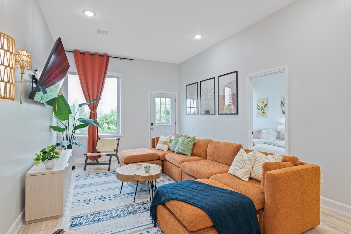 NYC Skyline Views | Modern Penthouse! Close to NYC gallery image 3