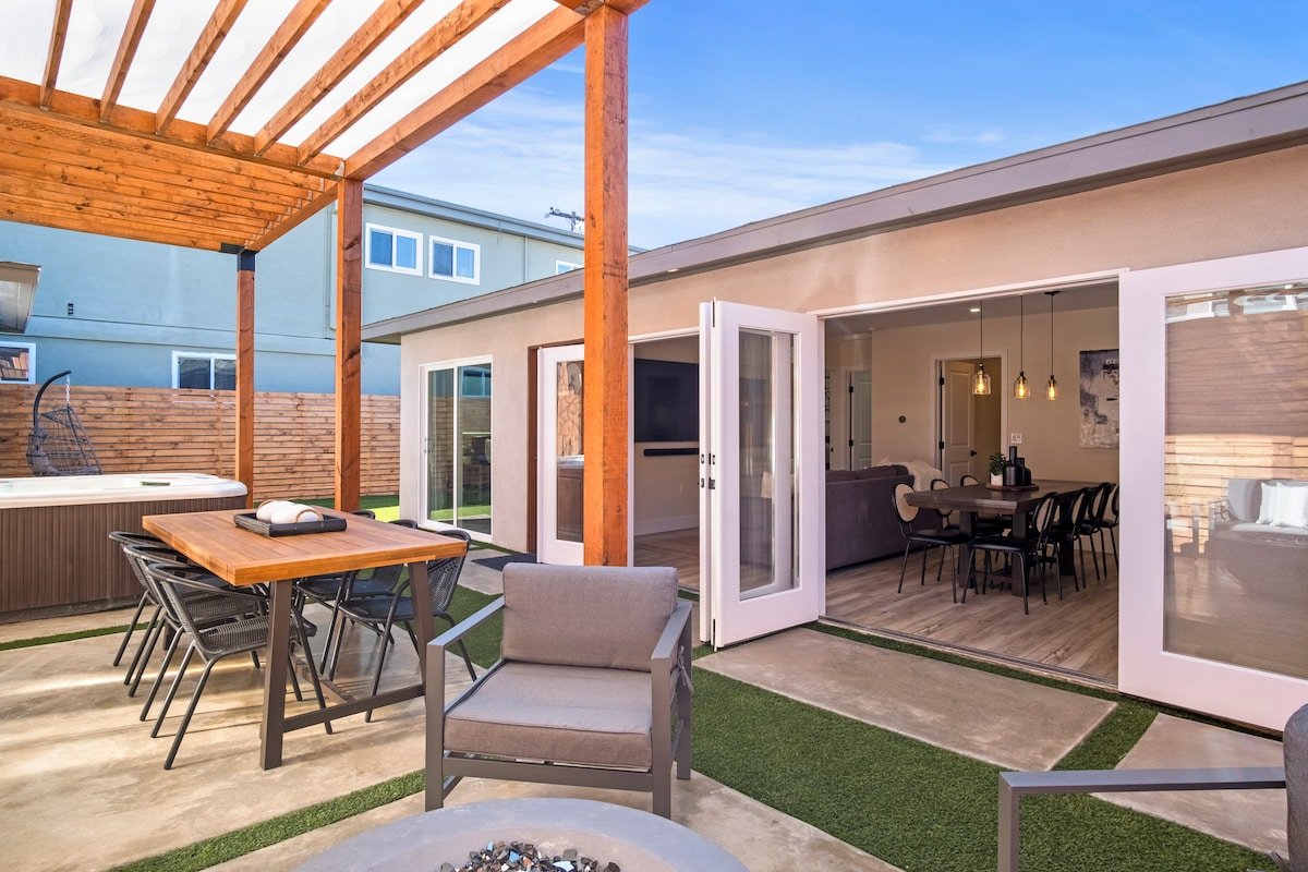 Dream HOUSE Steps to Beach & Bay gallery image 4