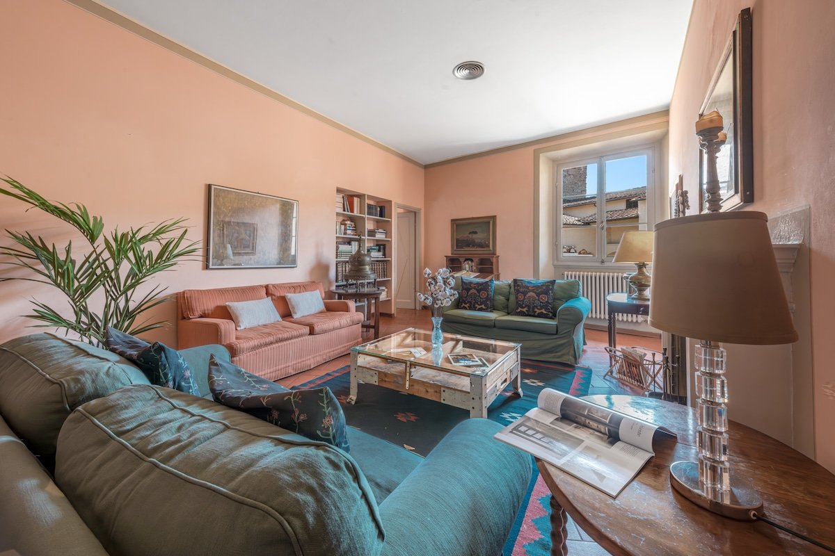 Vasari Flat, Florentine Getaway Near Ponte Vecchio gallery image 2