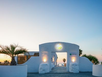 Villa Deluxe beachside retreat