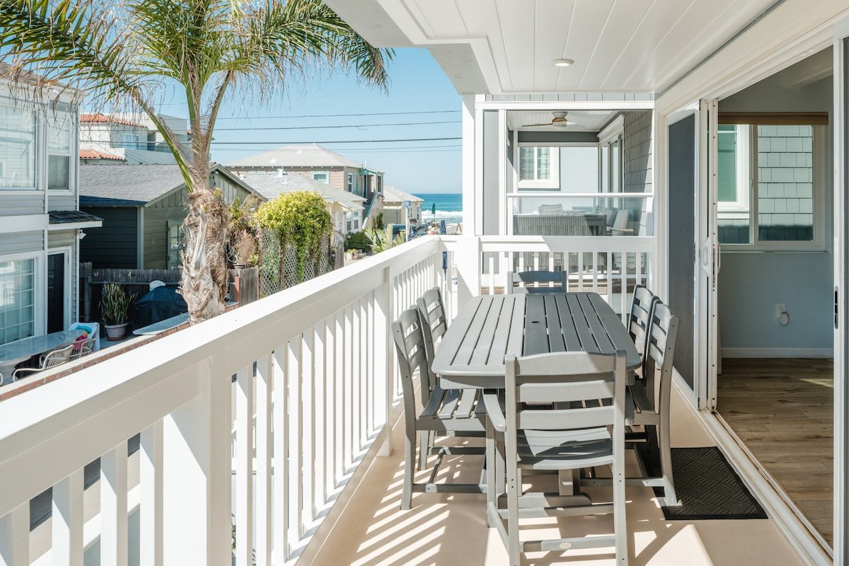 Mission Beach Retreat | Outdoor Areas, AC, Parking gallery image 4