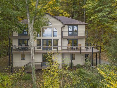 Panoramic Mountain View, Hot Tub,Close to Downtown