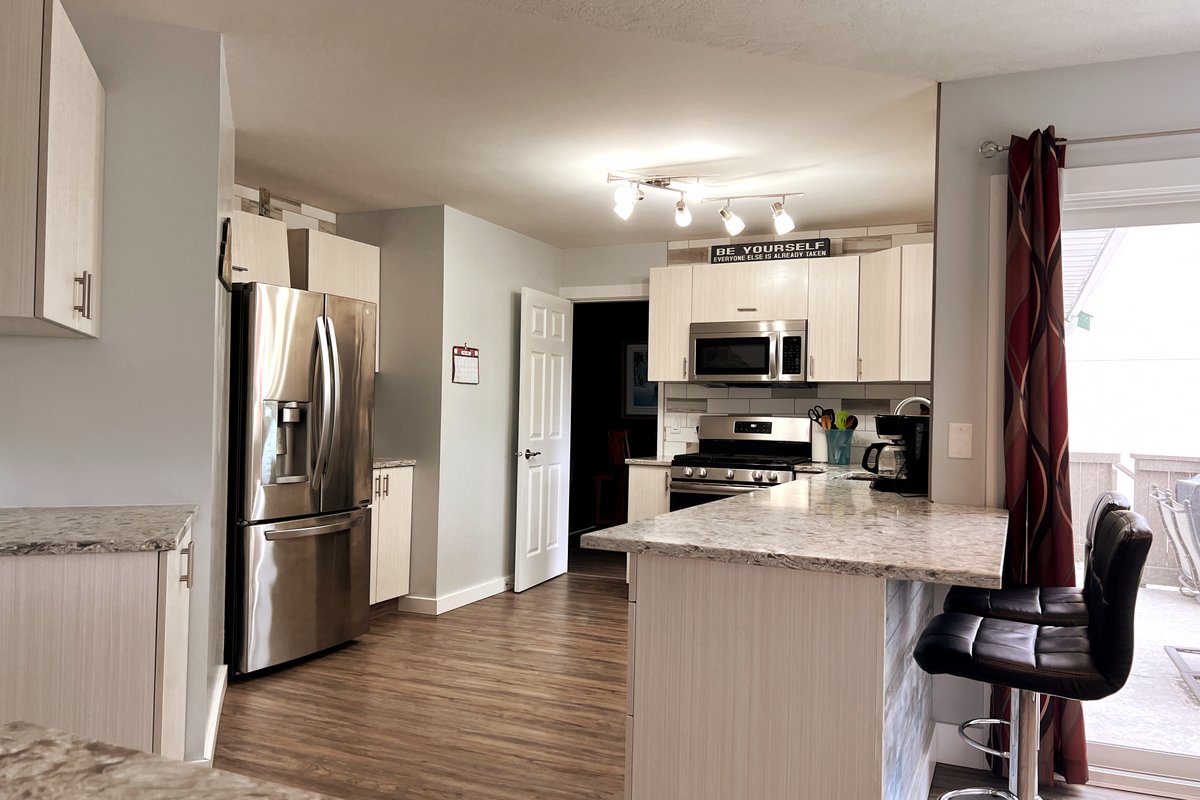 Bright and Spacious / On Quiet Nature Sanctuary