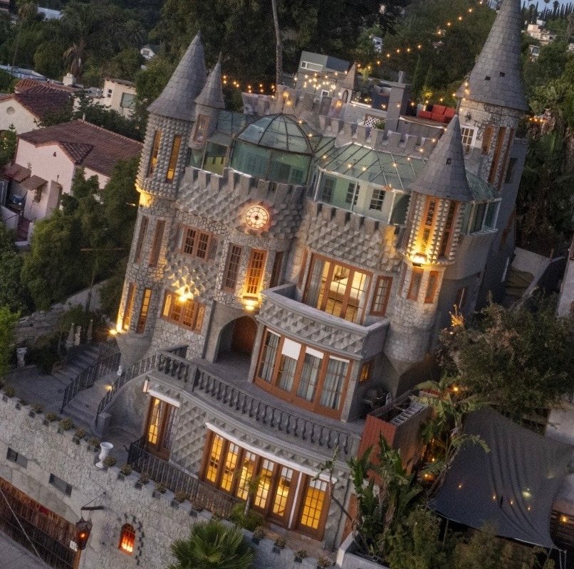 The Castle Ivar ! gallery image 2