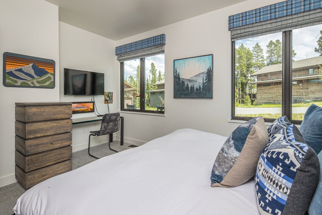 Luxury Moonlight Basin Retreat | Ski-In/Ski-Out + gallery image 5