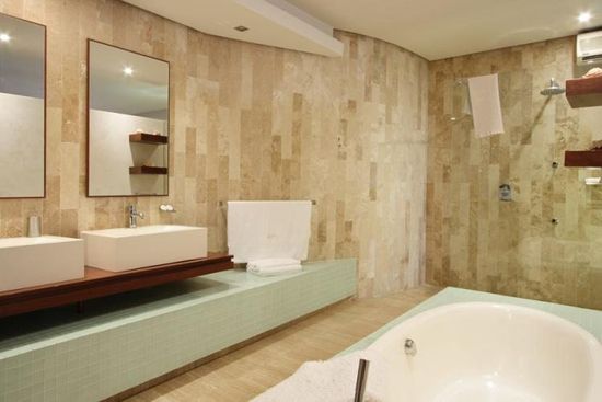 Photo 2 of Glen Beach Villas 3 accommodation in Camps Bay, Cape Town with 4 bedrooms and 4 bathrooms