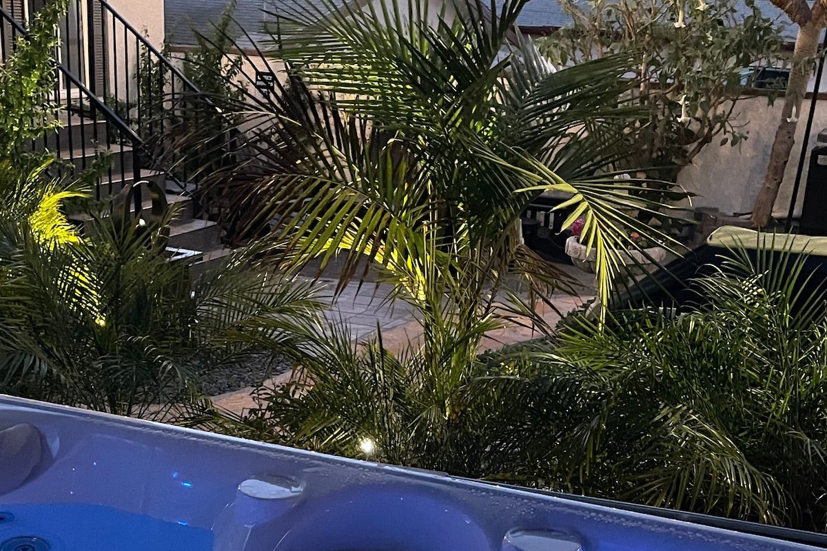 1stResorts.com 2 WATERVIEW FAMILY VILLAS HOTTUB AB gallery image 5