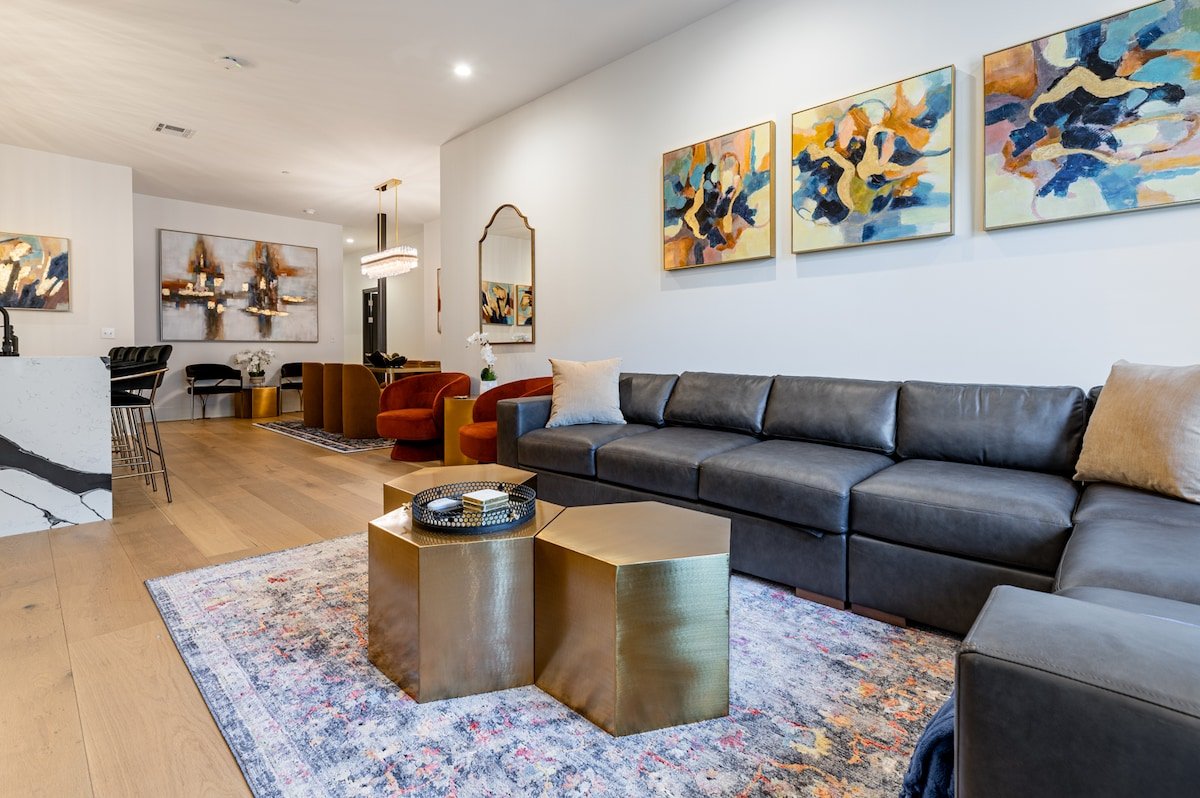 The Streetcar – The Little Lagniappe on St Charles gallery image 3