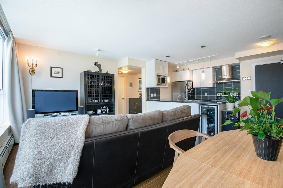 Entire Apartment | Downtown | Parking gallery image 2