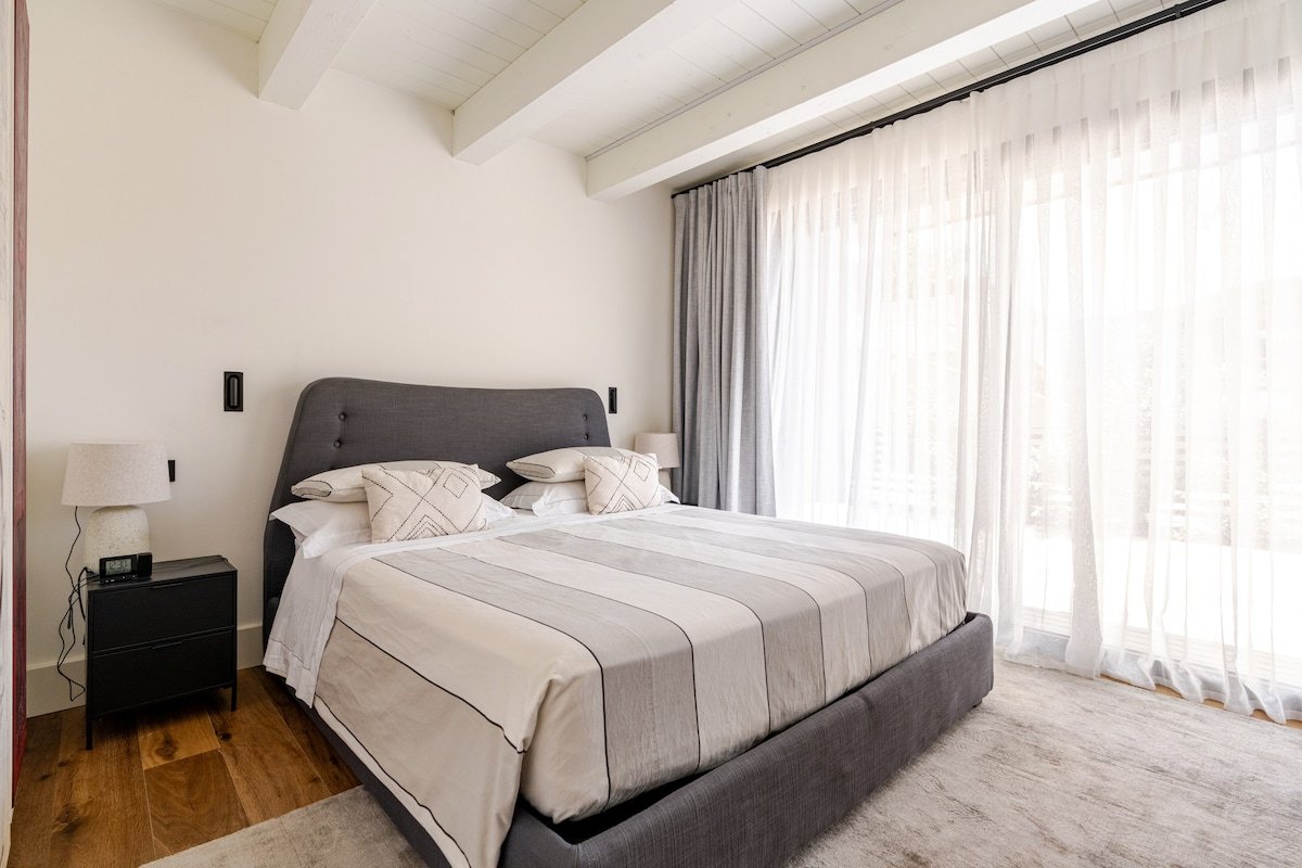 Panoramic Villa With Hot Tub (3D) gallery image 4