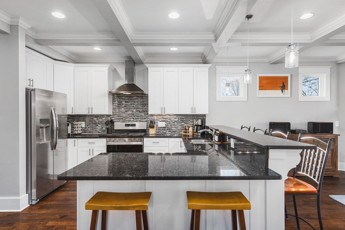 Walk to Broadway & Germantown Large House w/ Patio gallery image 4