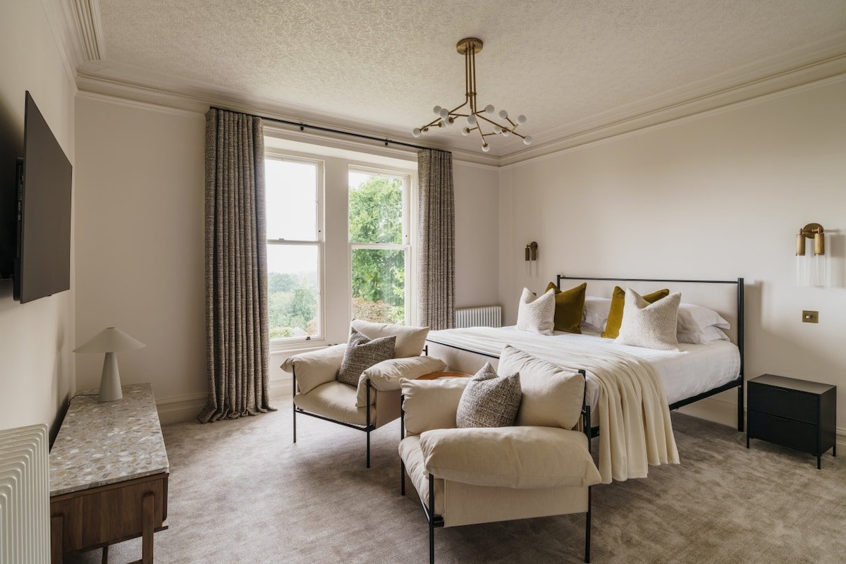 Beaumont, Lakeland House, Sleeps 10 gallery image 2