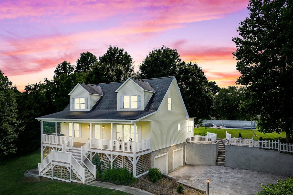 Asheville Home near Airport! Near Biltmore Estate! gallery image 3