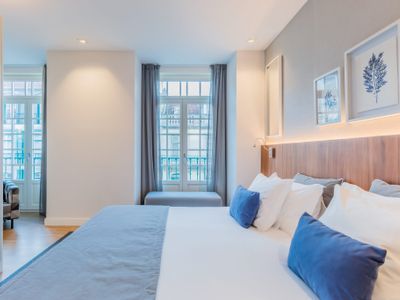 Augusta Residence 2 bed Juliette Balcony Great Views