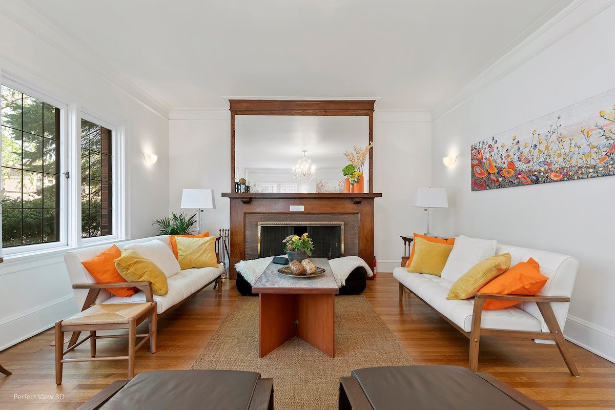 Amazing historic campus mansion! gallery image 4