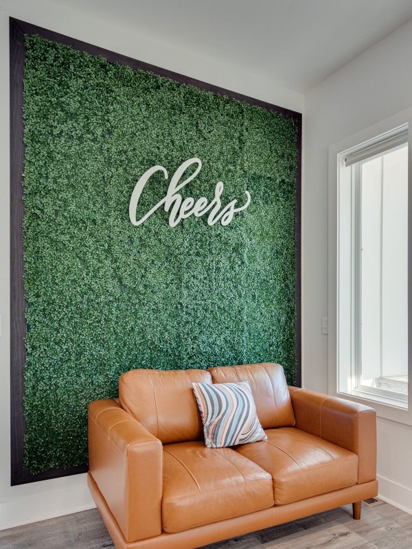 Downtown w/ Amazing Patios! Walk Everywhere.!.!.! gallery image 4