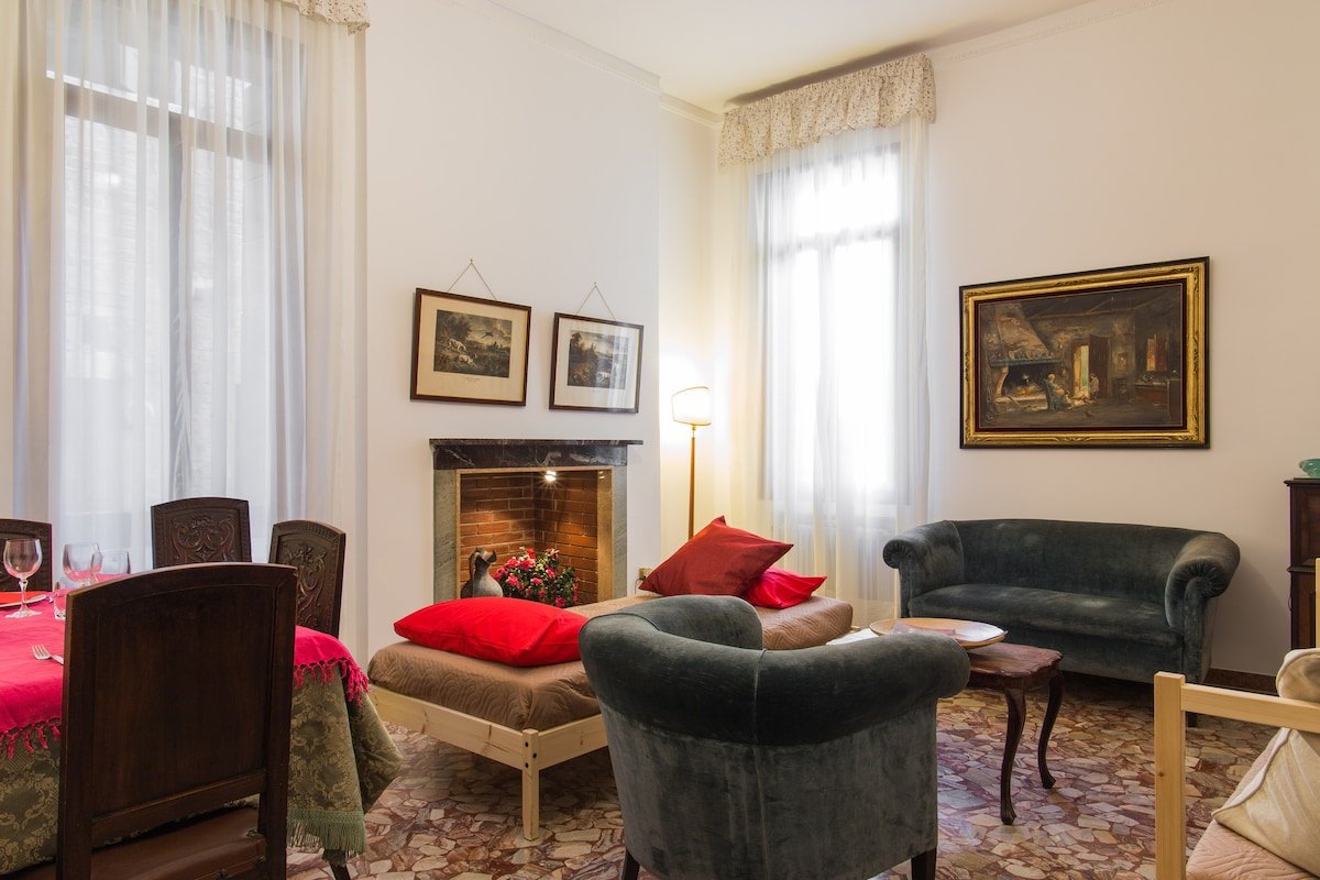 Truly Venice Apartment gallery image 2